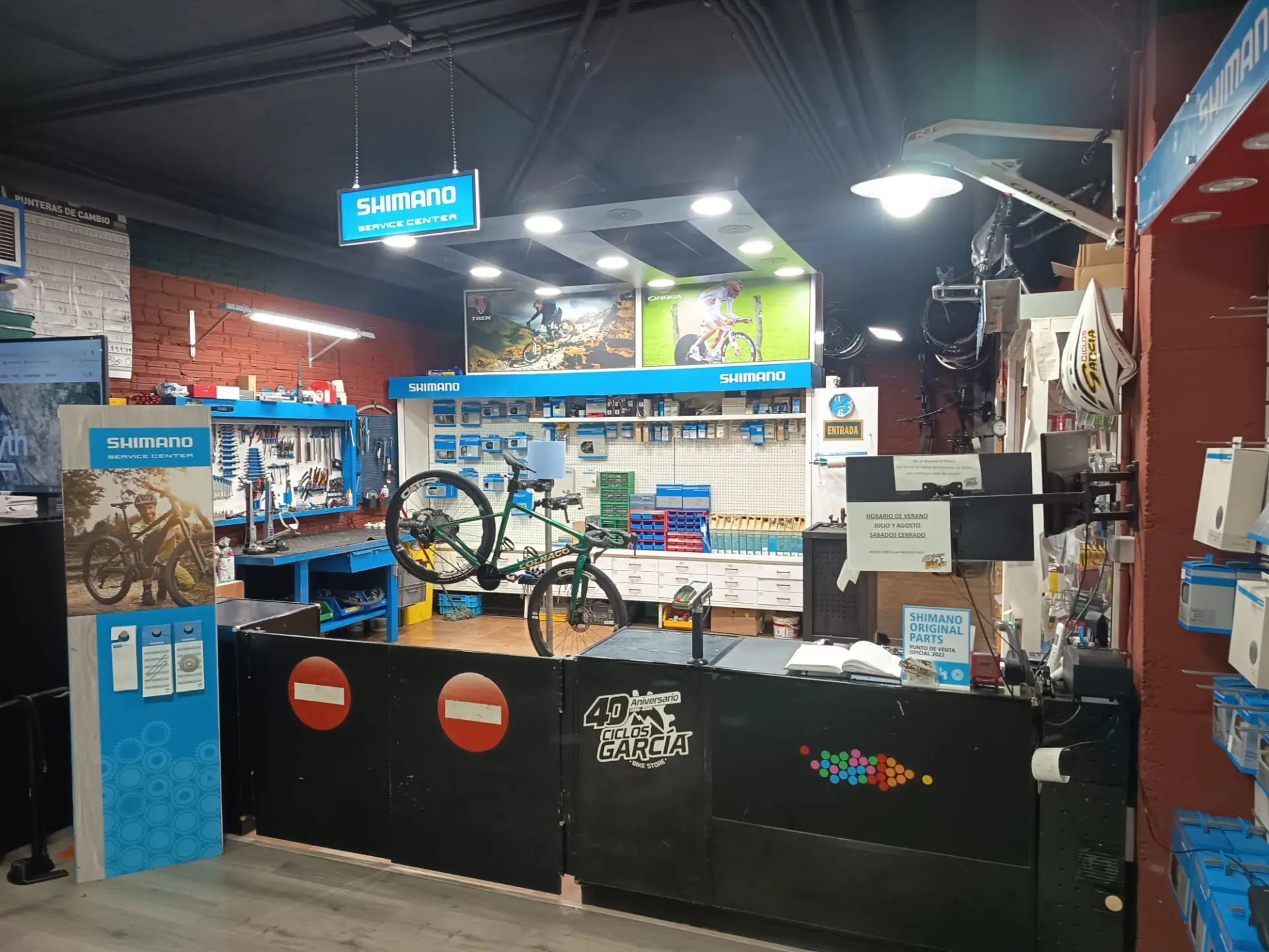 Interior del taller de bicicletas